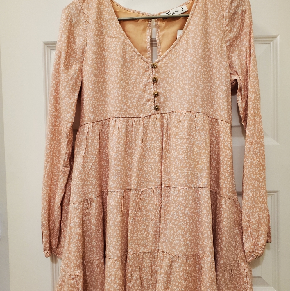 Hollister floral dress with tie